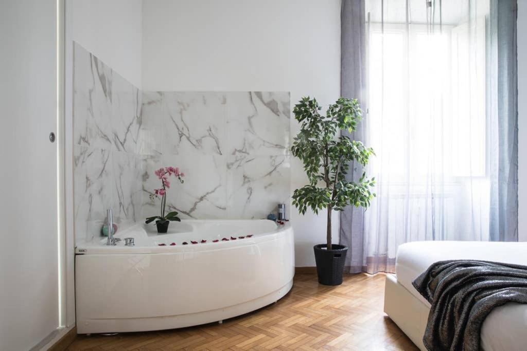 Silver Luxury Jacuzzi Suite Trastevere - Top Collection Рим Экстерьер фото